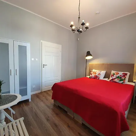 Pokoje przy molo - Królowej Jadwigi 6 *