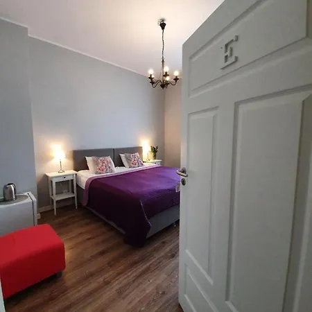 Pokoje Przy Molo - Krolowej Jadwigi 6 Apartment *
